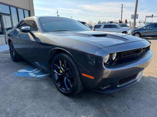 2022 Dodge Challenger SXT