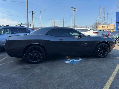 2022 Dodge Challenger SXT