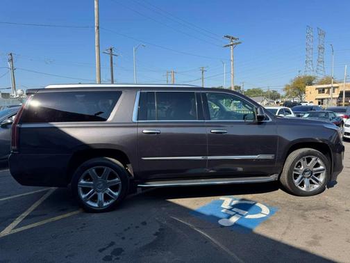 2016 Cadillac Escalade ESV Luxury