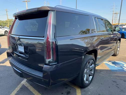 2016 Cadillac Escalade ESV Luxury