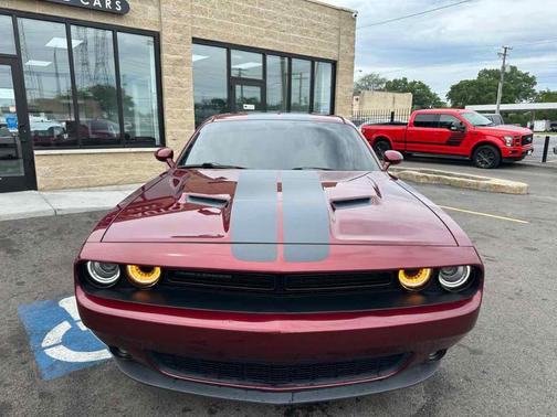 2017 Dodge Challenger SXT