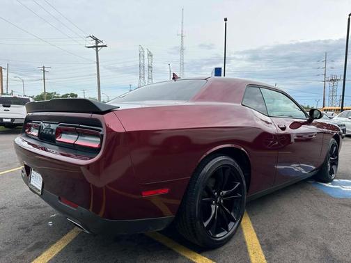 2017 Dodge Challenger SXT