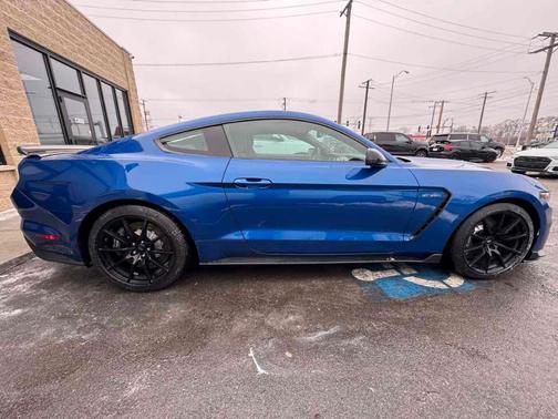 2017 Ford Shelby GT350 Base