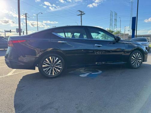 Black 2025 Nissan Altima SV