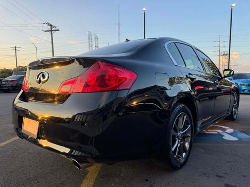 2011 INFINITI G37x Base