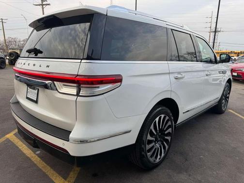 2024 Lincoln Navigator Black Label