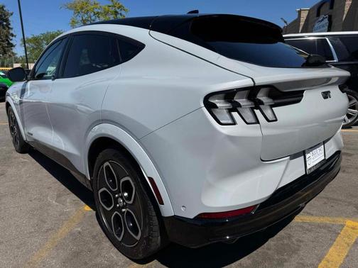 Space White Metallic 2021 Ford Mustang Mach-E GT
