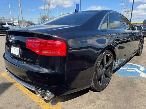 Brilliant Black 2014 Audi S8 4.0T quattro