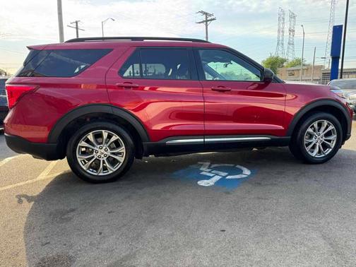 Rapid Red Metallic Tinted Clearcoat 2020 Ford Explorer XLT