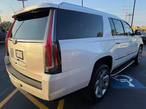 Crystal White Tri-Coat 2020 Cadillac Escalade ESV Luxury