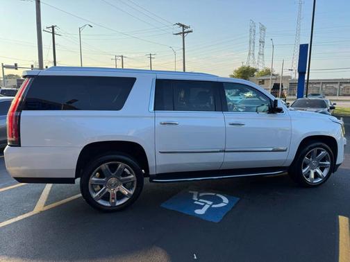 Crystal White Tri-Coat 2020 Cadillac Escalade ESV Luxury