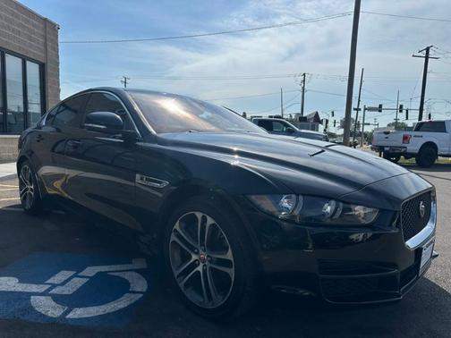 2017 Jaguar XE 35t Premium