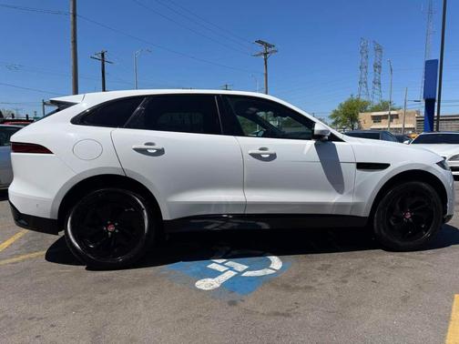 Fuji White 2021 Jaguar F-PACE S