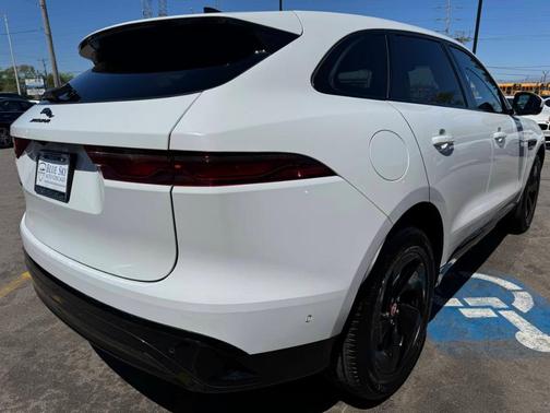 Fuji White 2021 Jaguar F-PACE S