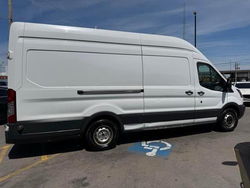 Oxford White 2018 Ford Transit-250 Base