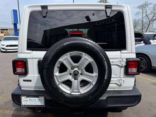 Bright White Clearcoat 2022 Jeep Wrangler Unlimited Sport