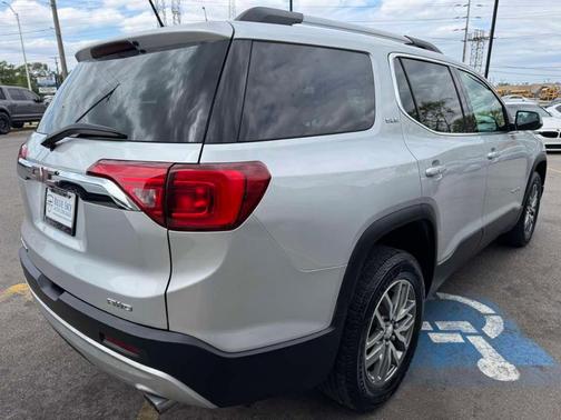 Quicksilver Metallic 2019 GMC Acadia SLE-2
