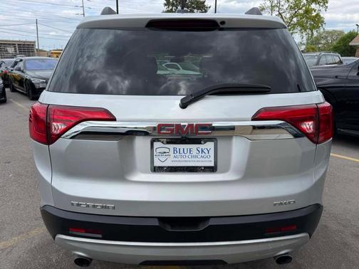 Quicksilver Metallic 2019 GMC Acadia SLE-2