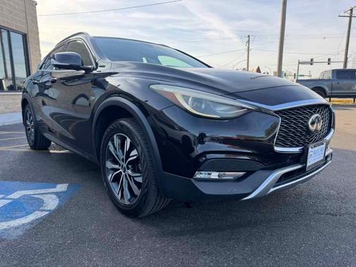 2018 INFINITI QX30 ESSENTIAL