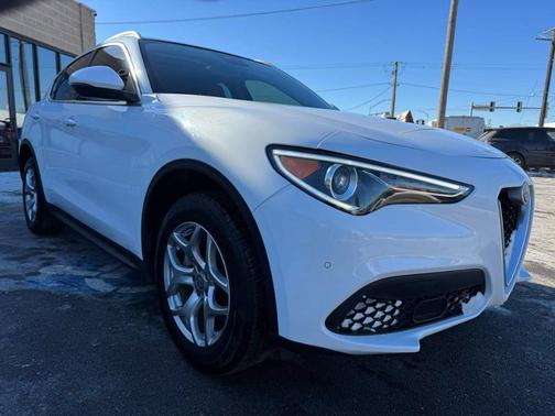 2021 Alfa Romeo Stelvio Base