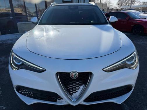 2021 Alfa Romeo Stelvio Base