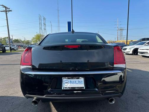 2016 Chrysler 300C Base