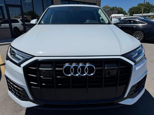 Glacier White Metallic 2021 Audi Q7 55 Premium Plus