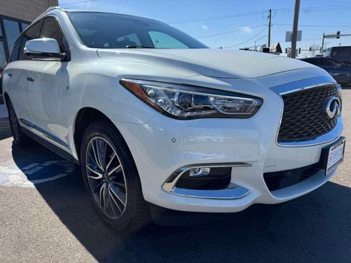 White 2017 INFINITI QX60 Base