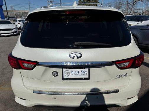 White 2017 INFINITI QX60 Base