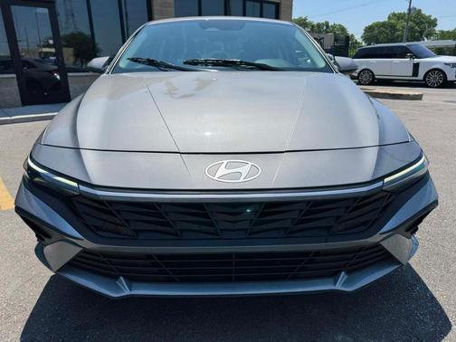 Metal 2025 Hyundai ELANTRA HEV Blue
