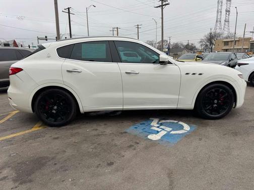 2017 Maserati Levante Base