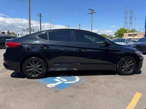 Phantom Black 2018 Hyundai ELANTRA SE