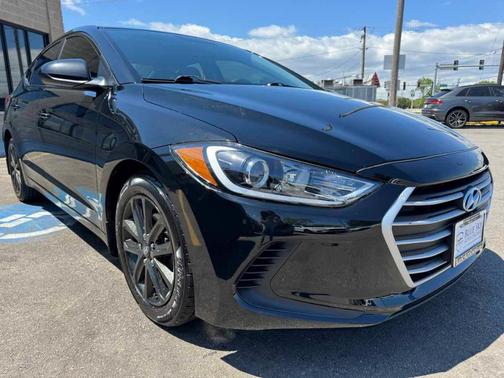 Phantom Black 2018 Hyundai ELANTRA SE