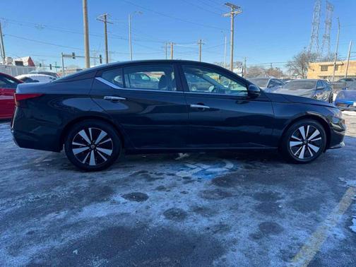 2022 Nissan Altima 2.5 SV