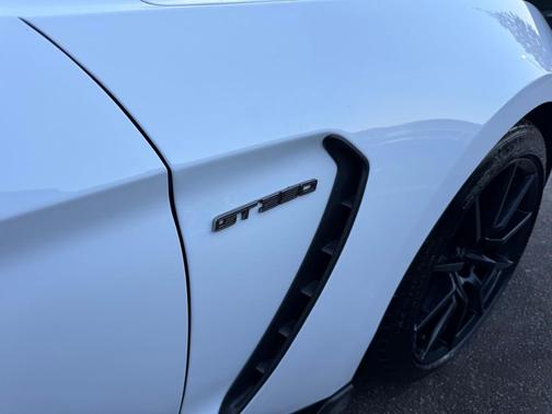 2016 Ford Shelby GT350 Base