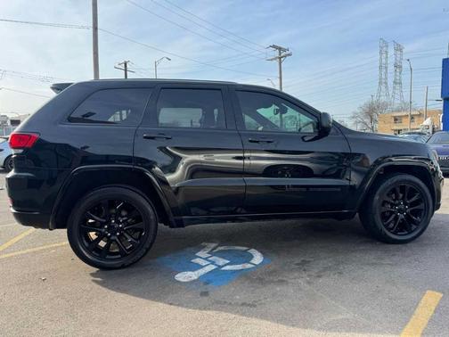 Diamond Black 2017 Jeep Grand Cherokee Altitude