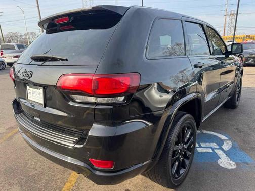 Diamond Black 2017 Jeep Grand Cherokee Altitude