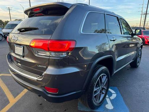Granite Crystal Clearcoat Metallic 2018 Jeep Grand Cherokee Limited