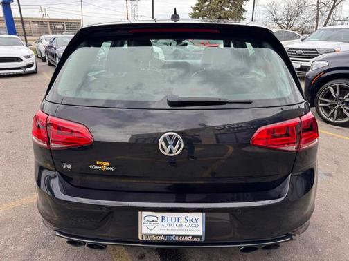 Deep Black Pearl Effect 2017 Volkswagen Golf R 4-Door