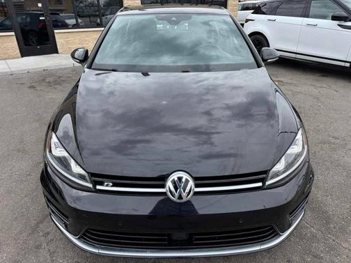 Deep Black Pearl Effect 2017 Volkswagen Golf R 4-Door