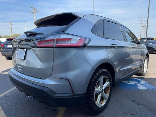 2021 Ford Edge SE