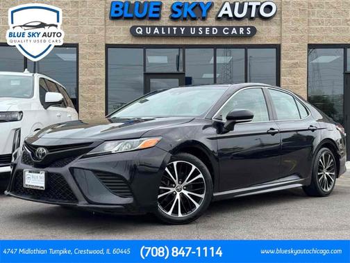 Midnight Black Metallic 2018 Toyota Camry SE