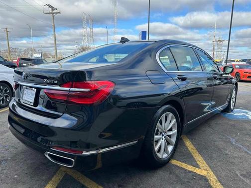 2017 BMW 740e xDrive iPerformance