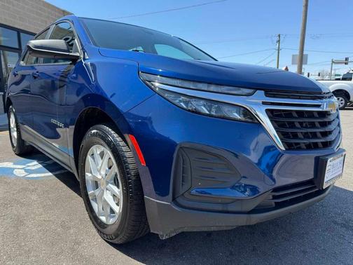 Blue Glow Metallic 2022 Chevrolet Equinox LS