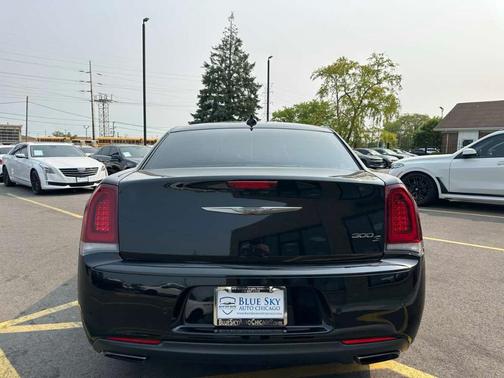 2017 Chrysler 300 S