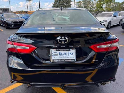 Midnight Black Metallic 2019 Toyota Camry SE