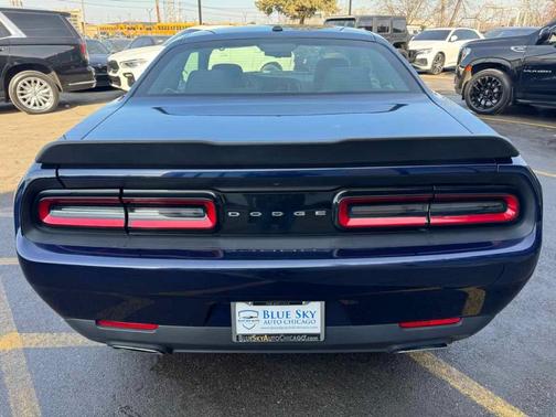 2016 Dodge Challenger SXT