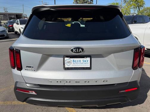 Sparkling Silver 2021 Kia Sorento LX
