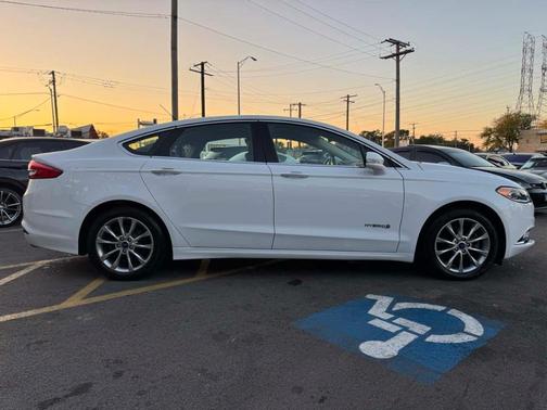 2017 Ford Fusion Hybrid SE