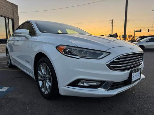 2017 Ford Fusion Hybrid SE